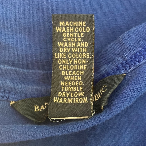 Women’s size medium Banana Republic royal blue top with puffed/shirred sleeves - Picture 5 of 5